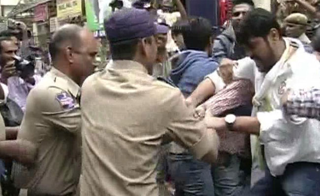 हैदराबाद के छात्र रोहित की खुदकुशी मामले में देशभर मे छात्रों का प्रदर्शन: 10 खास बातें