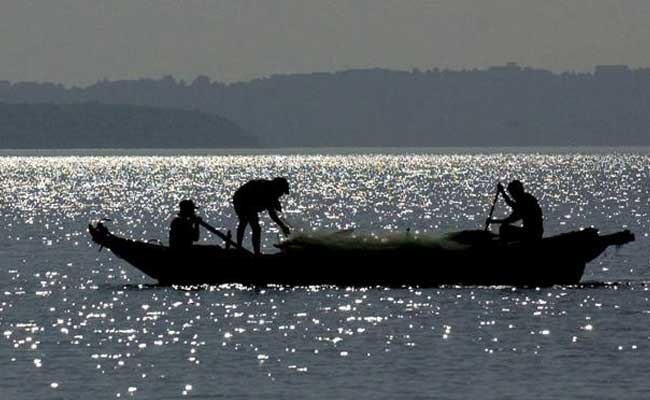 Sri Lankan Navy Arrests 8 Indian Fishermen