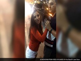 भारतीय मूल की महिला डॉक्टर ने उबर ड्राइवर से की हाथापाई, वीडियो हुआ वायरल भारतीय मूल की महिला डॉक्टर ने उबर ड्राइवर से की हाथापाई, वीडियो हुआ वायरल