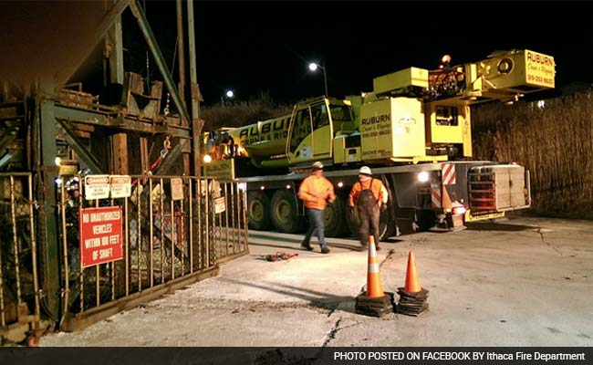 4 Rescued After Elevator Mishap Traps 17 New York Mine Workers