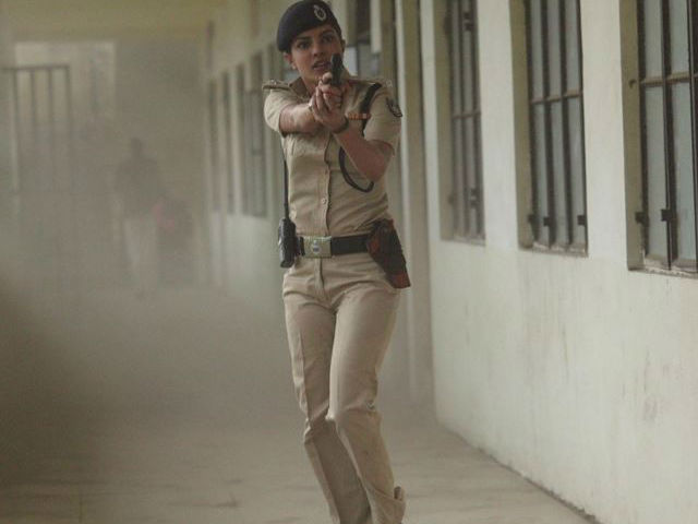 'जय गंगाजल' : अपनी टीम के साथ पुणे स्थित एटीएस दफ्तर पहुंची 'आभा माथुर'