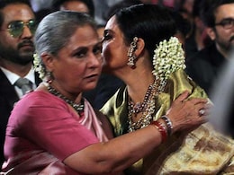 स्क्रीन अवार्ड 2016 : जब जया बच्चन और रेखा को एक साथ देखकर कैमरे ठहर गए स्क्रीन अवार्ड 2016 : जब जया बच्चन और रेखा को एक साथ देखकर कैमरे ठहर गए