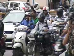 சென்னையில் ஹெல்மெட் அணியாமல் சென்ற காவல் உதவி ஆய்வாளர் அதிரடி சஸ்பெண்ட்!