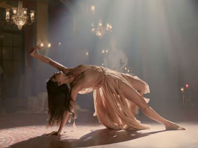 Katrina Kaif Will Take Your Breath Away in <i>Fitoor</i> Song <i>Pashmina</i>
