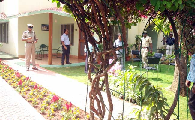 खांसी और ब्लड शुगर के इलाज के लिए अरविंद केजरीवाल फिर पहुंचे बेंगलुरु