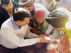 Arvind Kejriwal Gives Rs. 2 Lakh Each To Pathankot Martyrs' Kin