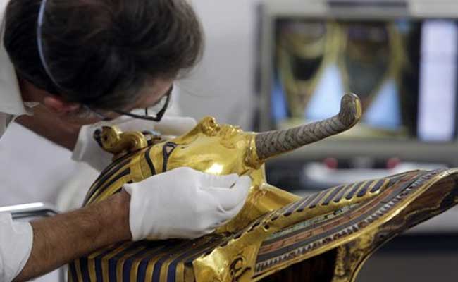 Egypt Says King Tut Mask Was Scratched, Sends 8 To Trial