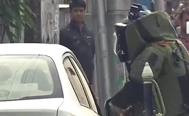 कोलकाता में नेताजी मेट्रो स्टेशन के पास दो संदिग्ध बैग मिले, जांच जारी