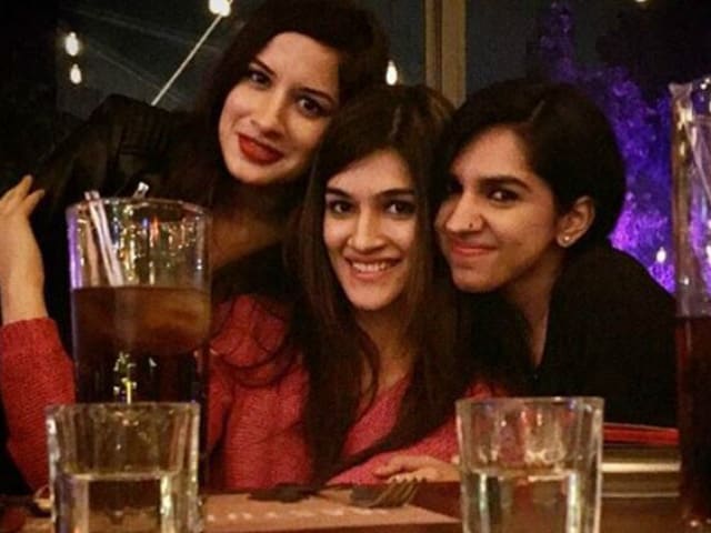 Kriti Sanon Partied at a Delhi Club Without Being Recognised. Here's How