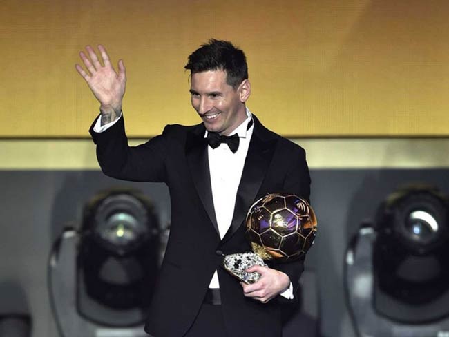 अर्जेंटीना के मैसी 7 साल में रिकॉर्ड 5वीं बार फीफा के बेहतरीन फुटबॉल खिलाड़ी चुने गए