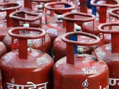 LPG Cylinder Price : एलपीजी के दामों में कटौती, दिल्ली में घट गया कमर्शियल गैस सिलेंडर का रेट