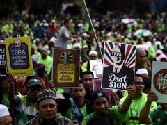 Protesters Hit The Streets To Oppose Malaysia Signing Pacific Deal