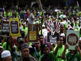 Protesters Hit The Streets To Oppose Malaysia Signing Pacific Deal Protesters Hit The Streets To Oppose Malaysia Signing Pacific Deal
