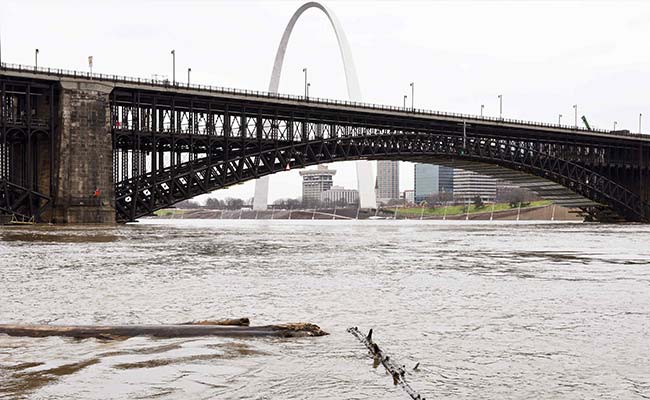 Southern Illinois Battles Flooding As Mississippi River Builds Downstream