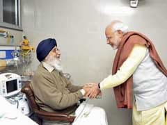 PM Narendra Modi Meets Punjab Chief Minister Parkash Singh Badal In Hospital