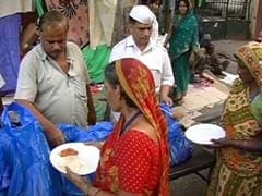 In Fight Against Hunger, Mumbai's Dabbawalas Come Up With 'Roti Bank'
