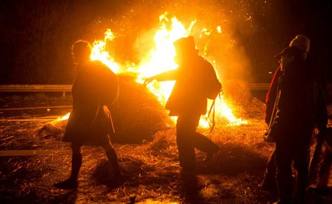 Thousands Protest Over Contested French Airport Site