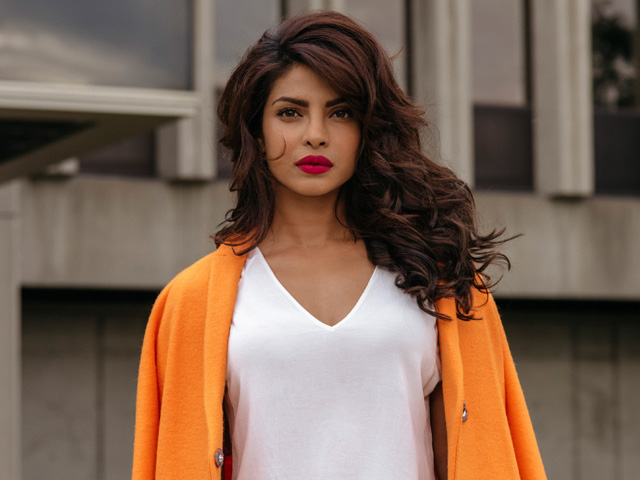 Priyanka Chopra to Present at People's Choice Awards