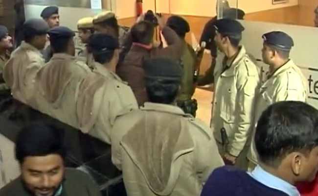 दक्षिणपंथी संगठन ने दिल्ली में पाकिस्तानी एयरलाइन्स के ऑफिस पर किया हमला