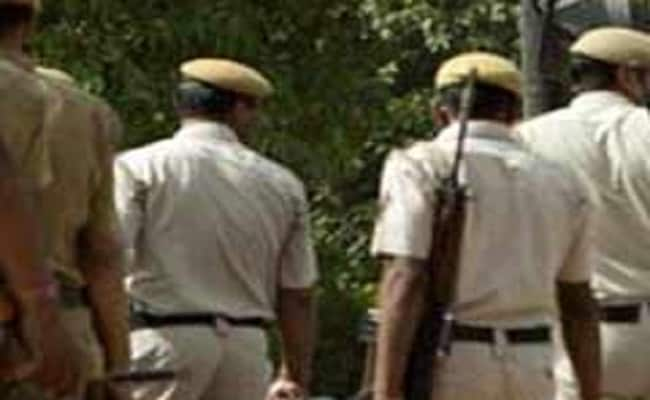 Police Uniform, Fake ID Card, Noida Security Guard's Bid To Impress