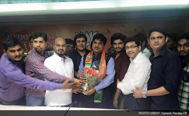 Former Executive Editor Of Shiv Sena's Hindi Mouthpiece Joins BJP