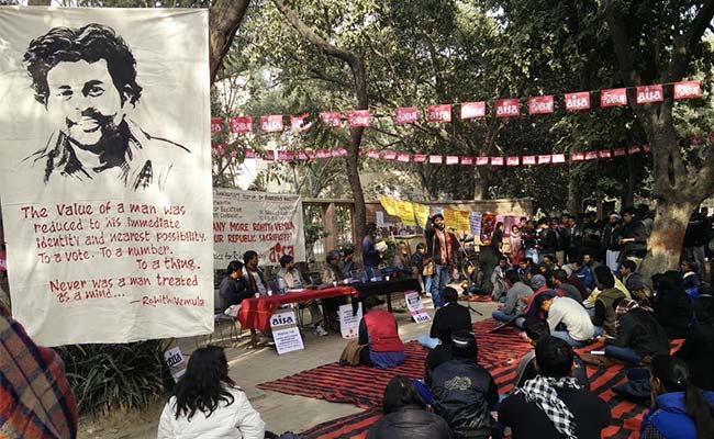 क्या मौत बेकार गई, रोहित को अब भी नहीं समझ पाया समाज?