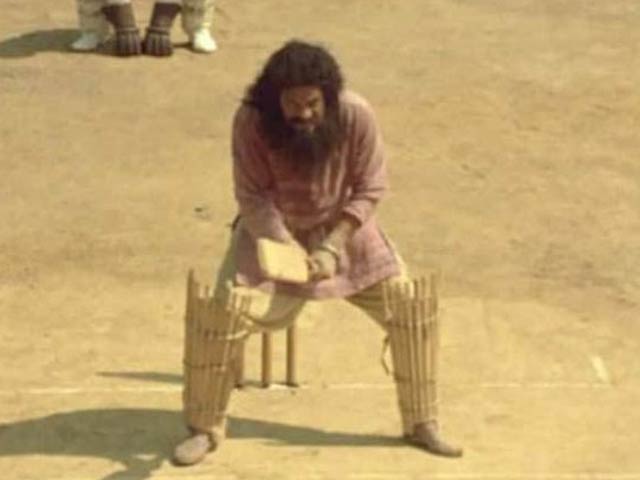 RIP Rajesh Vivek: Aamir Khan, Rishi Kapoor Pay Tribute to <i>Lagaan</i>'s Baba