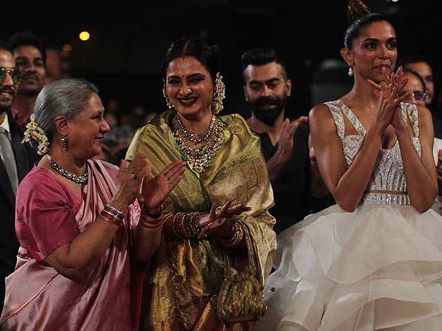 Screen Awards: Bachchans, Rekha, Ranveer, Deepika Make it a Starry <i>Silsila</i>