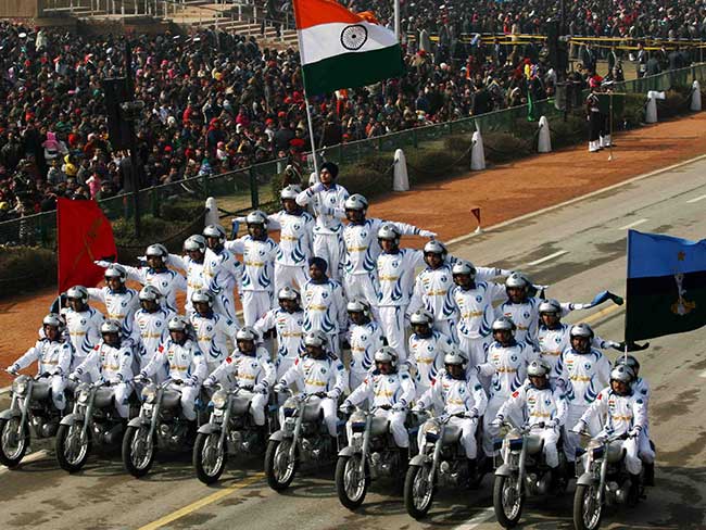 Rehearsal For Republic Day Parade Takes Place फ र स स स न य ट कड व म न क ह रतअ ग ज करतब भ ह ग गणत त र द वस पर ड म