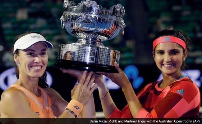 ग्रैंड स्लैम हैट्रिक : बेमिसाल सानिया मिर्जा और मार्टिना हिंगिस ने जीता ऑस्ट्रेलियन ओपन खिताब ग्रैंड स्लैम हैट्रिक : बेमिसाल सानिया मिर्जा और मार्टिना हिंगिस ने जीता ऑस्ट्रेलियन ओपन खिताब