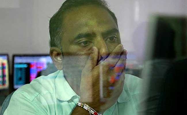 सेंसेक्स 23 अंक गिरकर 24,469 पर सिमटा, केयर्न इंडिया और वेदांता में 4% से अधिक की तेजी