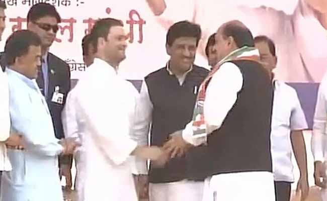 Mohammed Rafi's Son Dumps AIMIM, Joins Congress In Rahul Gandhi's Presence