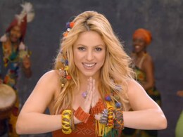 Shakira's <I>Waka Waka</i> Crosses One Billion Views on YouTube Shakira's <I>Waka Waka</i> Crosses One Billion Views on YouTube