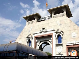 शनि मंदिर विवाद : महिलाओं के प्रवेश पर प्रतिबंध को चुनौती देने के लिए पीआईएल शनि मंदिर विवाद : महिलाओं के प्रवेश पर प्रतिबंध को चुनौती देने के लिए पीआईएल