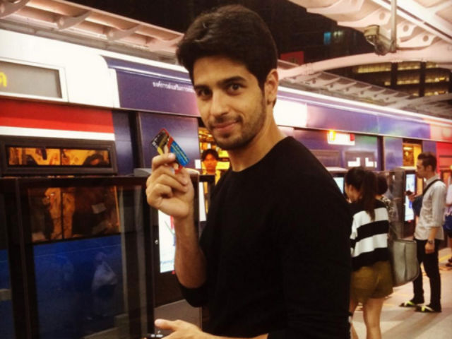 How Sidharth Malhotra Celebrated His Birthday With Alia, Fawad