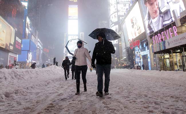 Traffic-Free Manhattan Transformed Into Winter Playground