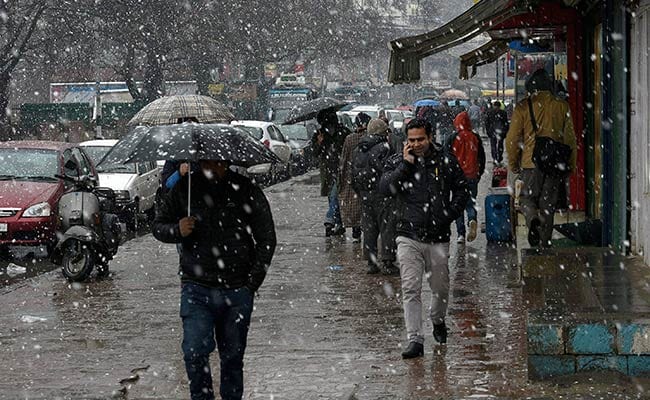 Kashmir Shivers As Minimum Temperature Dips Below Freezing Point