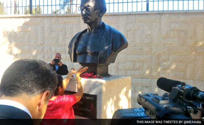 Sushma Swaraj Lays Flowers At Mahatma Gandhi's Bust In Palestine