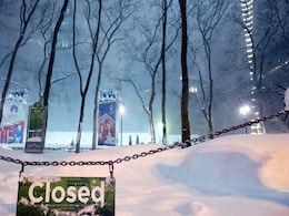 2 Dead, Over 1,600 Flights Grounded, Schools Shut In Snowstorm Across US Midwest 2 Dead, Over 1,600 Flights Grounded, Schools Shut In Snowstorm Across US Midwest