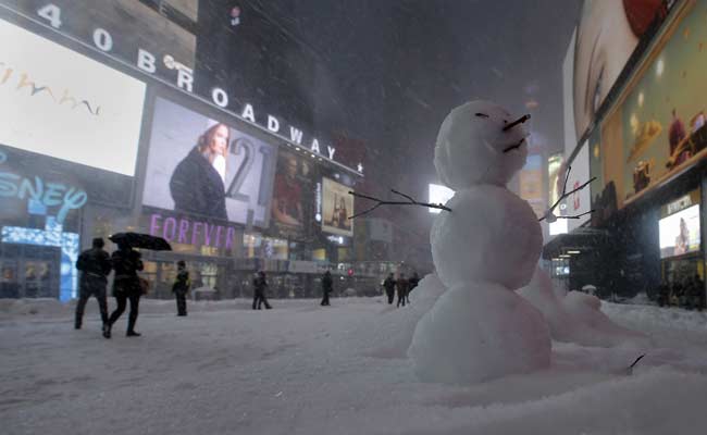 Traffic-Free Manhattan Transformed Into Winter Playground