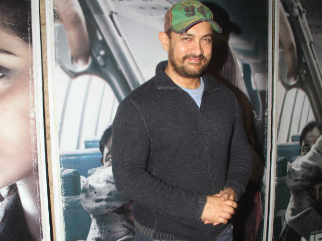 Aamir Khan 'Loved' <I>Neerja</i>, Says Sonam Kapoor is 'Outstanding'