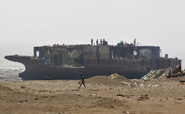 एशिया का सबसे बड़ा शिप ब्रेकिंग यार्ड अलंग, कभी यहां होते थे दर्जनों जहाज, अब है सन्‍नाटा