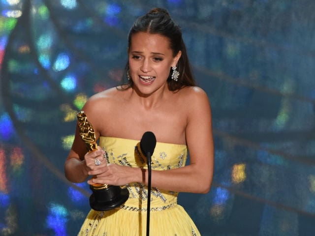 Oscars 2016: Alicia Vikander Wins Best Supporting Actress Award