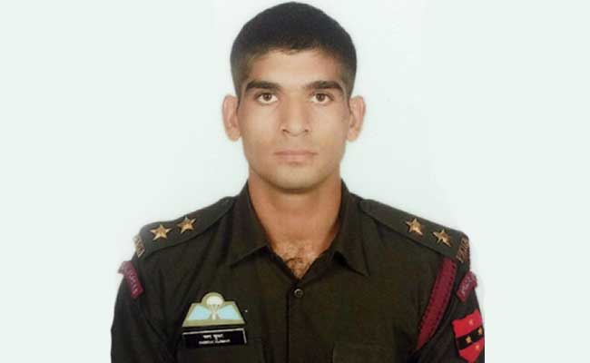 पम्पोर में आतंकियों से मुठभेड़ जारी, सेना के कैप्टन सहित चार जवान शहीद, एक नागरिक की मौत
