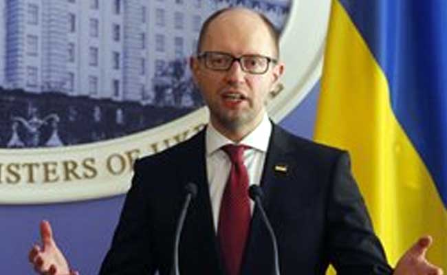 Ukraine PM Arseniy Yatsenyuk Survives No Confidence Vote