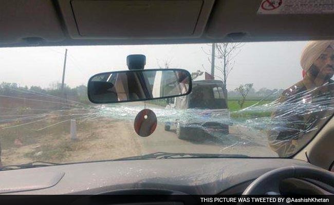 Arvind Kejriwal Says 'My Car Attacked With Sticks And Stones In Punjab'