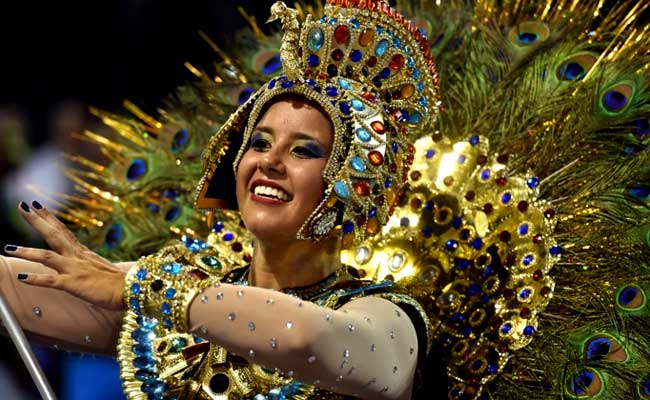 Carnival Opens In Rio, Defying Growing Zika Fears