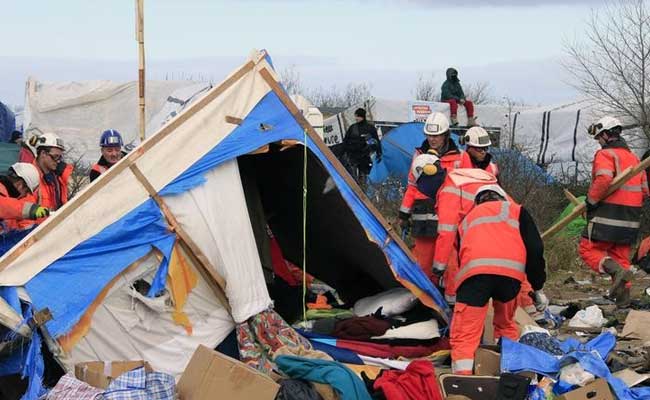 Clashes Break Out As France Begins Clearing Calais Migrant Camp