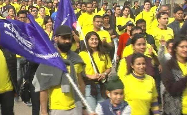 Thousands Participate In 'Walk for Life' To Support Fight Against Cancer