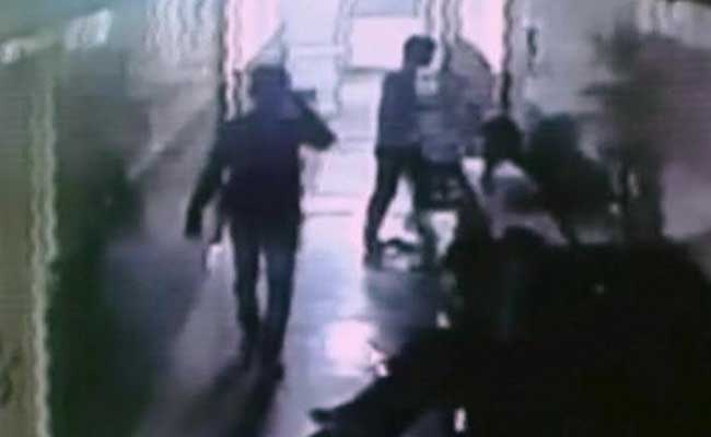 अस्पताल के ICU में महिला के साथ 'बदसलूकी', CCTV में कैद हुई घटना